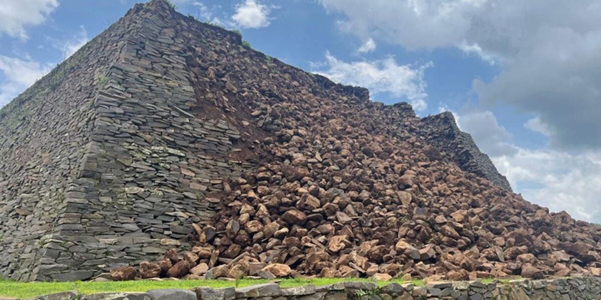 AncientPyramidInMichoacanMexicoCollapses