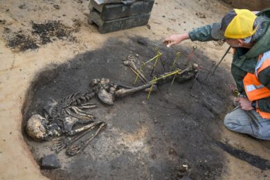 Zorbau, Germany. 12th June, 2026. Site of a burial of a man aged approximately 23·25 years in a kiln pit from the Corded Ware culture (c. 2900·2200 BCE). In connection with the construction of the SuedOstLink between Wolmirstedt near Magdeburg and the Isa