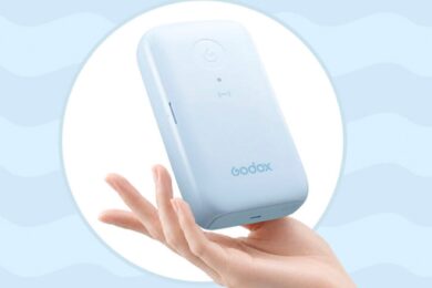 The-Godox-P100-is-a-Portable-Color-Printer-That-Fits-in-Your-Pocket