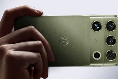 assets_2026_09_1789753080_motorola-signature-27-Image-10-Embargo-Sep-22-10am-HT-1pm-PT