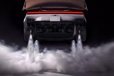 tesla-roadster-flying-car_dezeen_2364_sq-1024x1024-1