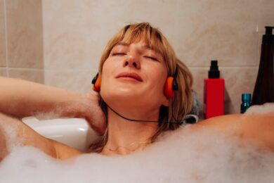 woman-in-bath